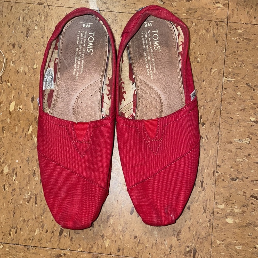 TOMS - Picture 2 of 5